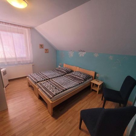 Penzion U Mikulincu Mikulov Bagian luar foto
