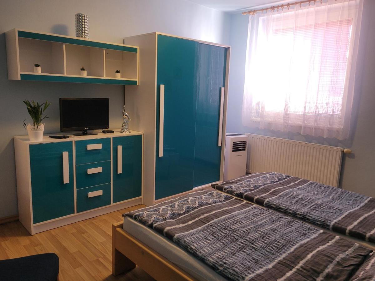 Penzion U Mikulincu Mikulov Bagian luar foto